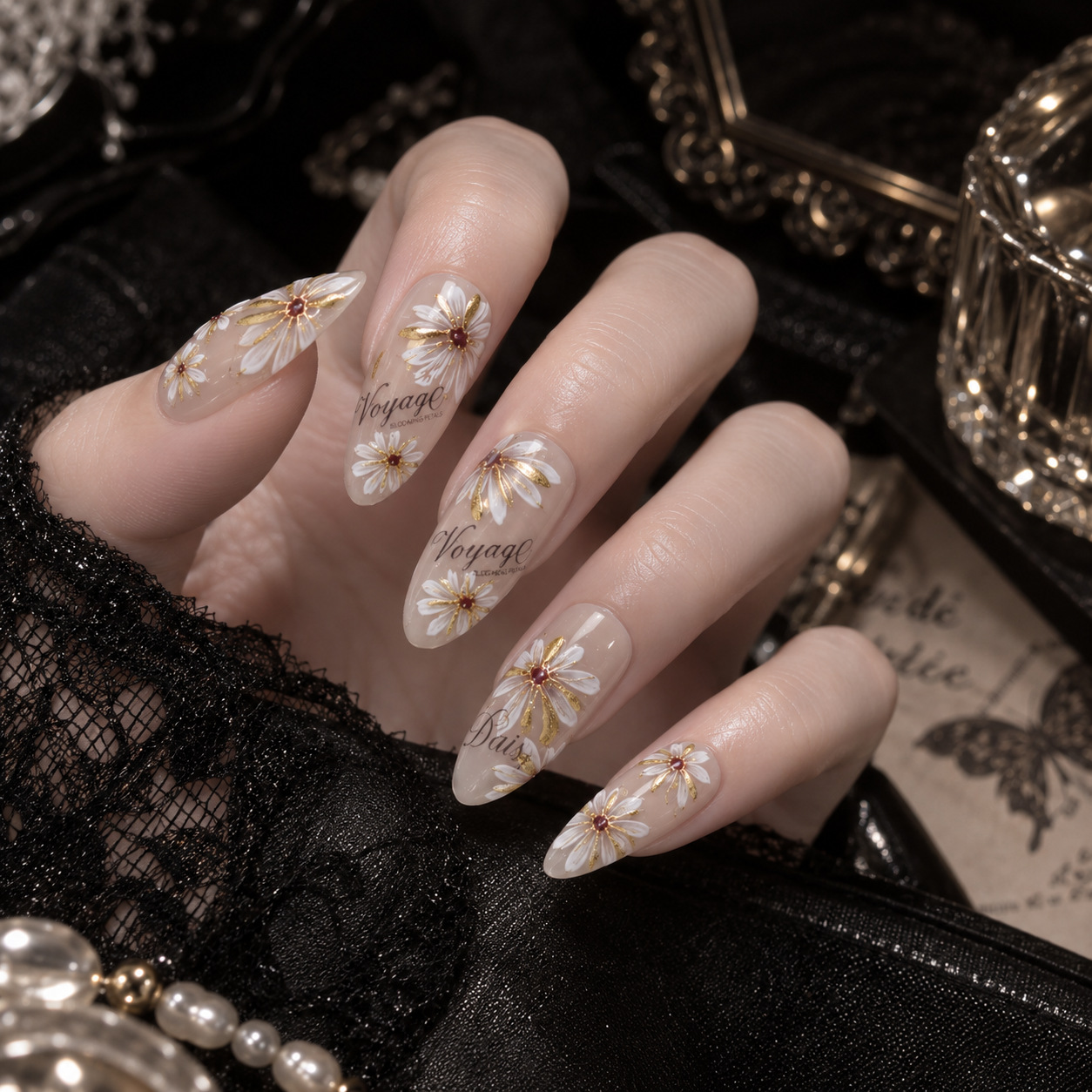 Pegatinas de Uñas Florales de  - Gold Foil Flakes reseña y precio